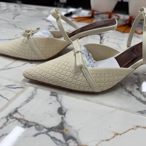 Cozy island high heels